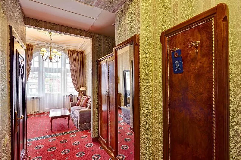 Hotel Atlas Deluxe Leópolis