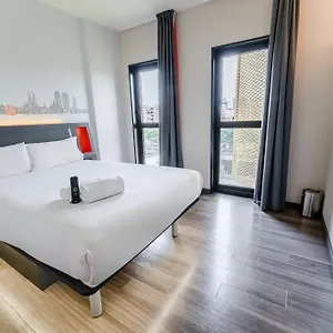 https://easyhotel-barcelona.topbarcelonahotels.com